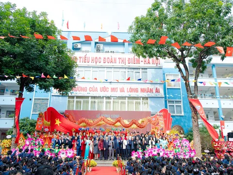 Trường Tiểu học Đoàn Thị Điểm – Hà Nội đón nhận danh hiệu Anh hùng Lao động