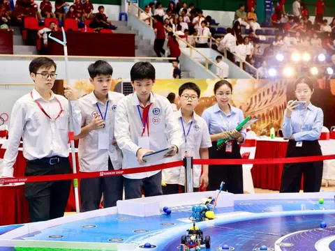 Học sinh Thủ đô làm chủ AI qua sân chơi Robobimi AI Champion