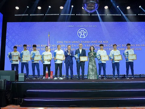 CLB Bóng đá Hà Nội kỷ niệm 20 năm thành lập và đón nhận Huân chương lao động hạng Nhì