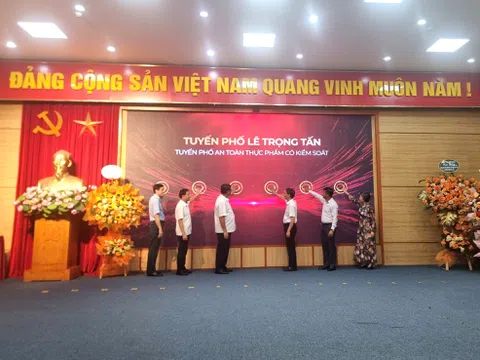 Hà Nội: Phường Phương Liệt gắn biển tuyến phố an toàn thực phẩm, ứng dụng bản đồ số trong quản lý