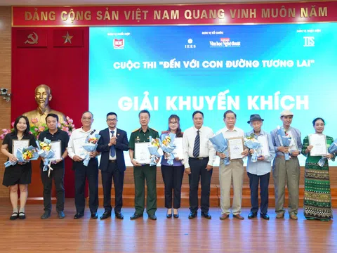 Trao giải cuộc thi “Đến với Con đường tương lai”, mở tiếp hành trình lan tỏa tri thức