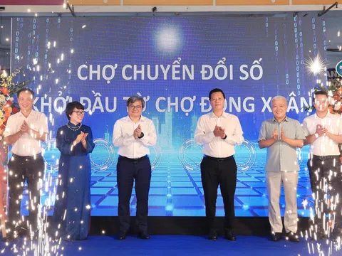 Hà Nội: Chợ Đồng Xuân chính thức vận hành mô hình “Chợ chuyển đổi số”