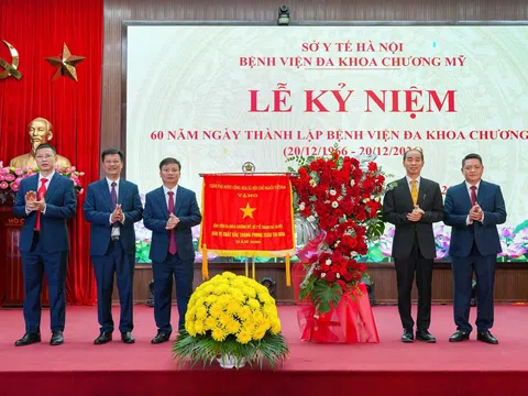 Bệnh viện Đa khoa Chương Mỹ kỷ niệm 60 năm thành lập, đón nhận Cờ thi đua của Chính phủ