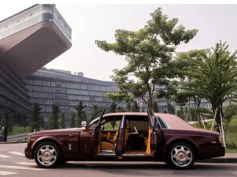 Chiếc Rolls-Royce Phantom Lửa Thiêng của ông Trịnh Văn Quyết có gì đặc biệt?