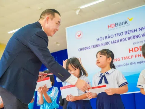 HDBank tặng 2.000 căn nhà tình thương trong 5 tháng đầu năm