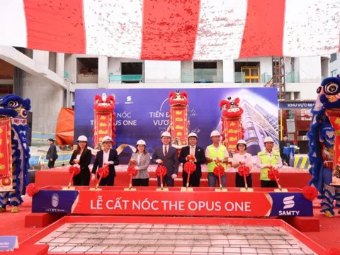 Vinhomes và SAMTY tổ chức lễ cất cất nóc 4 tòa tháp The Opus One, dự kiến bàn giao từ quý 1-2026