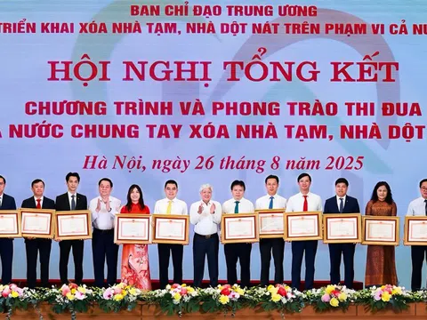 Chính phủ hoàn thành mục tiêu 334.000 căn nhà tạm được xây mới, HDBank chung tay đóng góp trên 2.600 căn