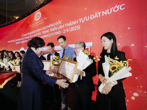 OCB vinh dự nhận bằng khen tham gia Triển lãm Thành tựu đất nước