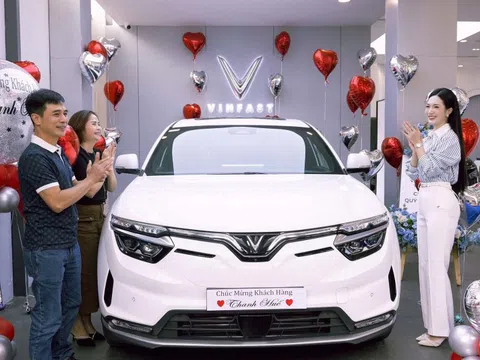 Vingroup khẩn cấp hỗ trợ khách hàng giảm áp lực giá xăng dầu