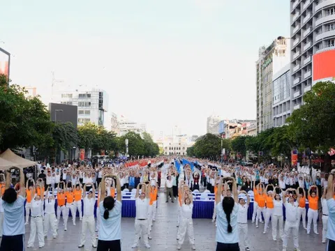 Vinamilk đồng hành cùng ngành y tế TP.HCM chăm sóc sức khoẻ cộng đồng