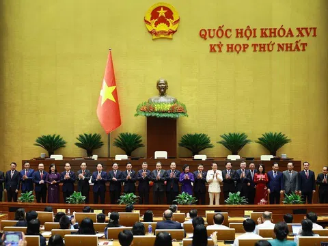 Quốc hội phê chuẩn bổ nhiệm 6 Phó Thủ tướng, các Bộ trưởng và thành viên Chính phủ