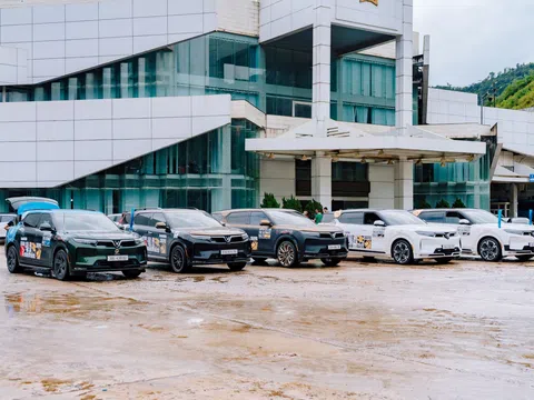 “Phượt” Đông Nam Á cùng VinFast VF 9, chủ xe đánh giá: “Thế mới thấy dùng xe điện ở Việt Nam sướng như thế nào”