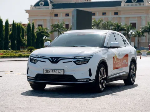 Chuyển từ xe xăng sang VinFast VF 8, chủ xe “đút túi” cả trăm triệu đồng