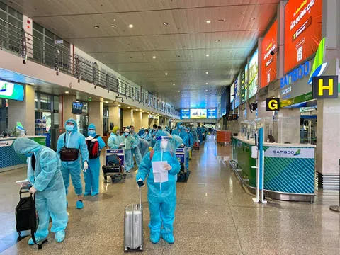 Thêm 190 người dân Bình Định tại TPHCM về quê tránh dịch bằng máy bay miễn phí
