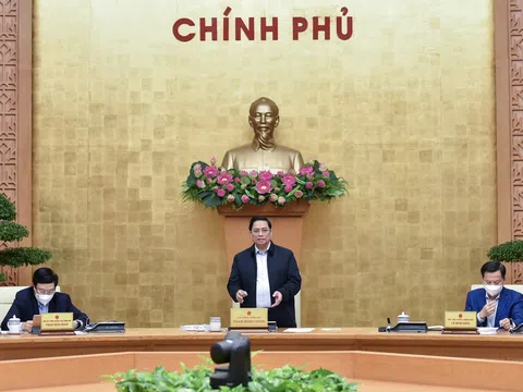 Thủ tướng Phạm Minh Chính: Bảo đảm tới giữa tháng 12 cơ bản tiêm đủ 2 mũi cho toàn bộ dân số từ 18 tuổi trở lên