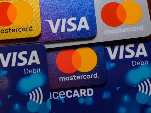 Visa và Mastercard loại ngân hàng Nga ra khỏi hệ thống thanh toán quốc tế