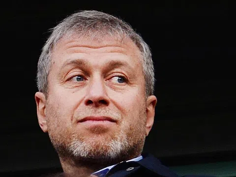 Tý phú Nga Abramovich bị Anh phong tỏa quyền sở hữu CLB Chelsea