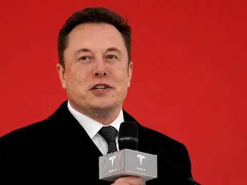 Elon Musk tiết lộ thân phận của người giàu nhất thế giới
