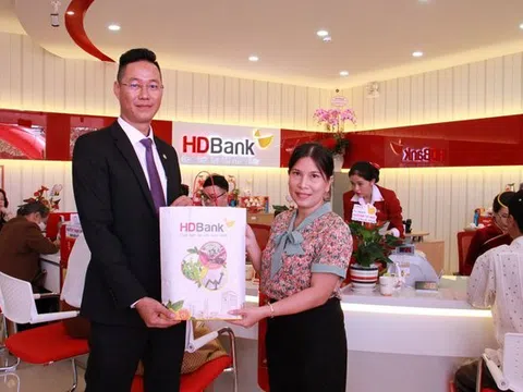 Khai trương HDBank Đắk Bla, điểm giao dịch thứ 4 tại Kon Tum