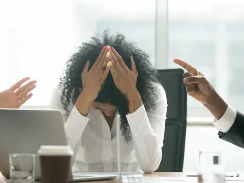 Chuyên gia khuyên cách xử lý khi bạn gặp đồng nghiệp xấu trong doanh nghiệp