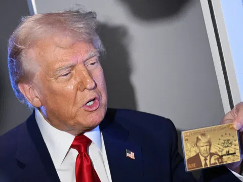 Lợi ích kinh tế và rủi ro pháp lý từ "Thẻ Vàng Trump" - Siêu thẻ định cư trị giá 5 triệu USD