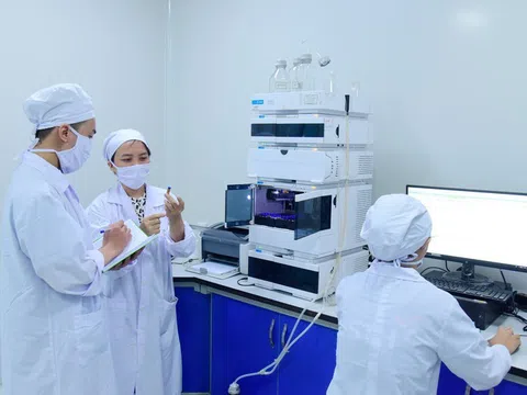 Nghiên cứu khoa học cơ bản đang phải đối mặt với những thách thức gì trong bối cảnh xã hội hiện đại?