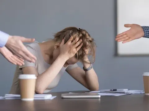 7 kiểu đồng nghiệp âm thầm ‘kéo chìm’ sự nghiệp của bạn