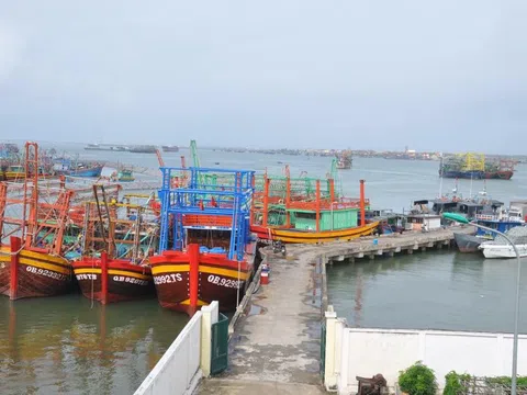 UBND tỉnh Quảng Bình hỗ trợ cho tàu cá tham gia vùng biển xa