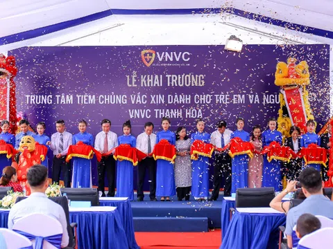 Khai trương VNVC Thanh Hóa - hạ nhiệt “cơn sốt” vắc xin của người dân xứ Thanh