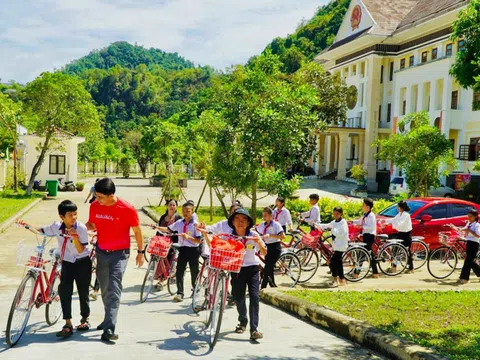 AIA Việt Nam hưởng ứng Tháng hành động vì trẻ em 2024