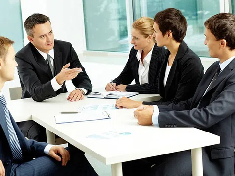 Tư duy đảo chiều: Không phải chiến lược “lái” người, mà là người “lái” chiến lược