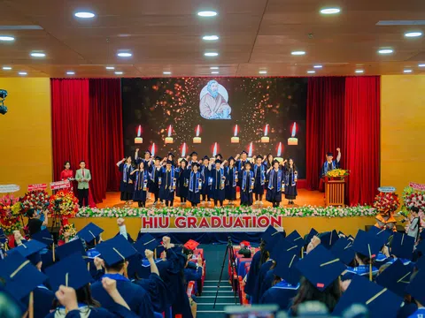 Lễ tốt nghiệp tại HIU: Khi tri thức, đạo đức và lòng biết ơn cùng tỏa sáng