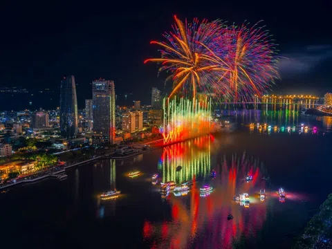 Tùng Dương, Mỹ Tâm, Hương Tràm cùng loạt sao đổ bộ sân khấu chung kết DIFF 2025