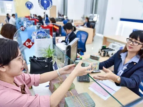 Ngân hàng bứt tốc nửa đầu năm 2025: Tín dụng khởi sắc, lợi nhuận tăng vọt