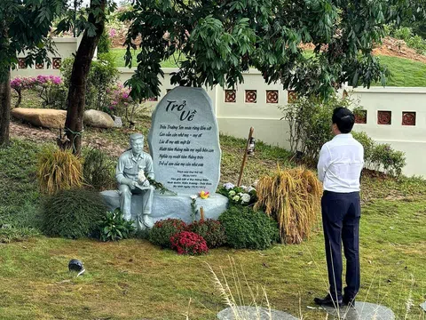Những cuộc hội ngộ đặc biệt bên bến phà II Long Đại