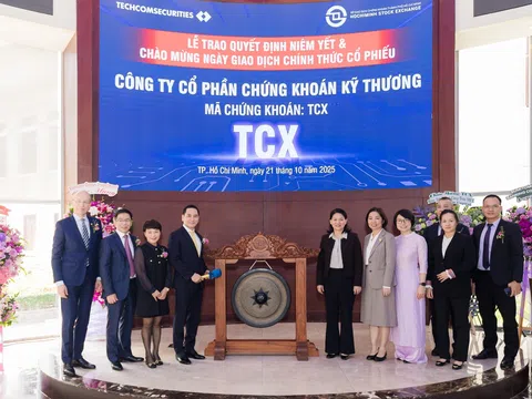 Niêm yết và chính thức giao dịch hơn 2,31 cổ phiếu chứng khoán TCBS (TCX) ngày 21/10