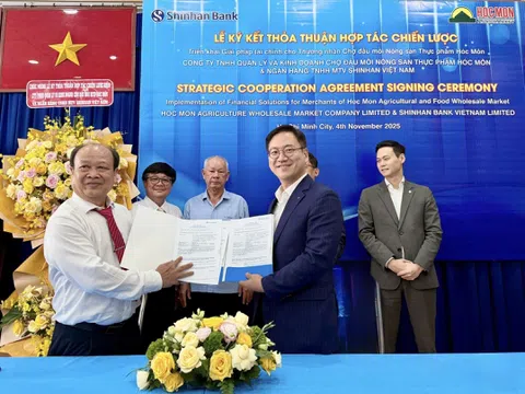 Ngân hàng Shinhan Việt Nam hợp tác Chợ đầu mối Hóc Môn hỗ trợ tài chính cho hộ kinh doanh