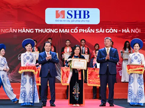UBND TP. Hà Nội trao tặng Bằng khen cho SHB tại Lễ tôn vinh Doanh nhân, Doanh nghiệp Thăng Long 2025