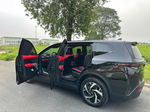 Chủ xe dịch vụ nói thẳng về Limo Green: “Hiệu quả vận hành nhìn thấy ngay, chạy 2 năm là hòa vốn”