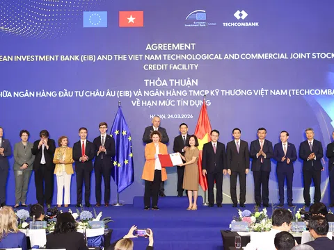EIB Global sẽ đồng hành cùng Techcombank trong việc nâng cao năng lực quản trị rủi ro khí hậu, thúc đẩy các hoạt động tài chính bền vững của ngân hàng