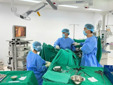 Phẫu thuật nội soi giúp người phụ nữ 73 tuổi trút bỏ mặc cảm 20 năm vì sa sinh dục