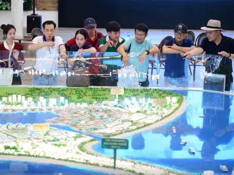 Xô đổ loạt kỷ lục, “song mã” Vinhomes ở 2 đầu TP.HCM gây sốc cho toàn thị trường bất động sản