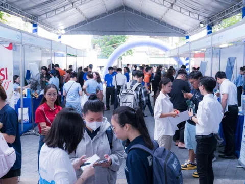 Gần 80 doanh nghiệp tham gia ngày hội việc làm, mang đến hơn 3.000 cơ hội cho sinh viên