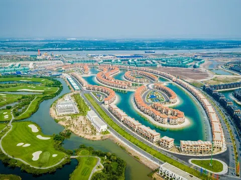 Vinhomes Royal Island đón làn sóng cư dân dịch chuyển về Bắc sông Cấm