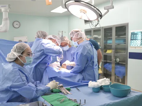 Vinmec “hồi sinh” đôi chân cho chàng trai 23 tuổi nhờ xương sên in 3D độc bản