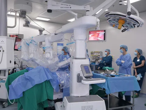 Liên tiếp nhiều ca ung thư đại tràng được phẫu thuật thành công bằng robot tại Vinmec Cần Thơ