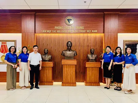 Tuổi trẻ Liên hiệp Hội Việt Nam hướng tới chào mừng Đại hội IX bằng những công trình thiết thực