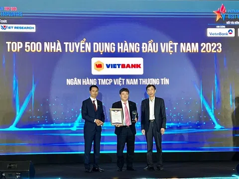Vietbank nhận cú đúp giải thưởng: Top 100 nhà tuyển dụng hàng đầu Việt Nam và Top 10 nơi làm việc tốt nhất Việt Nam năm 2023