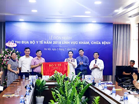 Bệnh viện Đa khoa Tâm Anh - Hà Nội vinh dự đón nhận cờ thi đua của Bộ Y tế