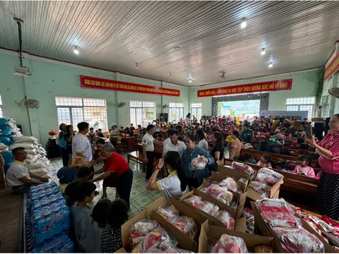 Công ty Phú Thời Huy lan tỏa yêu thương và sự chia sẻ tại xã Yang Mao, Đắk Lắk